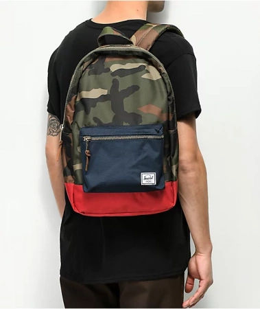 Рюкзак HERSCHEL SETTLEMENT WOODLAND CAMO/NAVY/RED 23L SS20